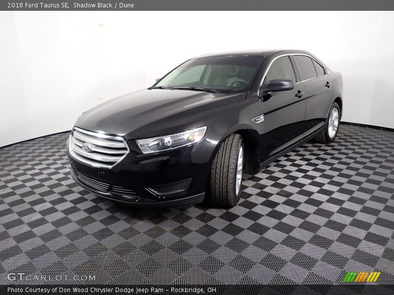 Shadow Black / Dune 2018 Ford Taurus SE