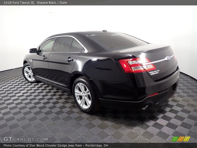 Shadow Black / Dune 2018 Ford Taurus SE