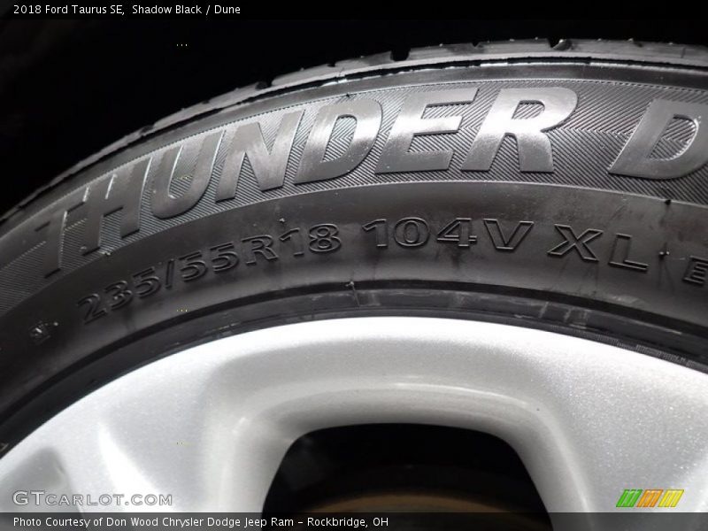 Shadow Black / Dune 2018 Ford Taurus SE