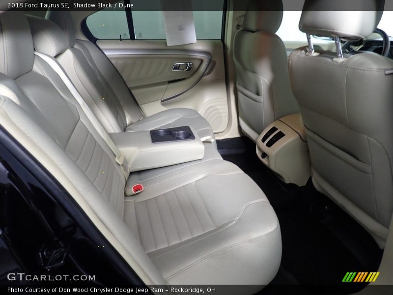 Shadow Black / Dune 2018 Ford Taurus SE