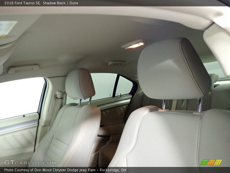 Shadow Black / Dune 2018 Ford Taurus SE