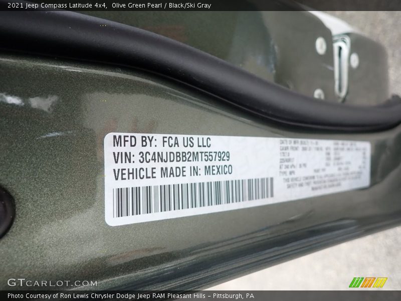 Olive Green Pearl / Black/Ski Gray 2021 Jeep Compass Latitude 4x4