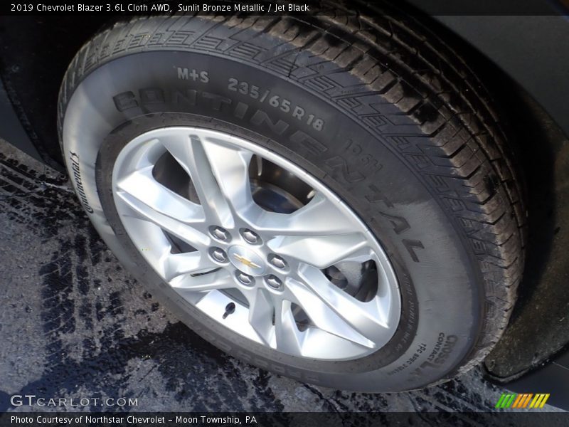 Sunlit Bronze Metallic / Jet Black 2019 Chevrolet Blazer 3.6L Cloth AWD