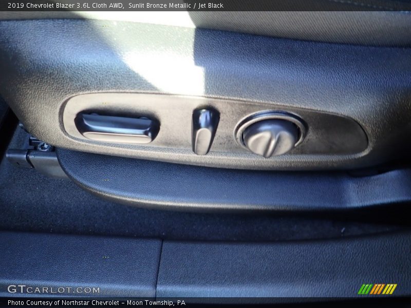 Sunlit Bronze Metallic / Jet Black 2019 Chevrolet Blazer 3.6L Cloth AWD