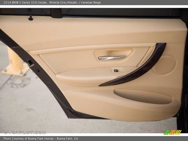 Mineral Grey Metallic / Venetian Beige 2014 BMW 3 Series 320i Sedan