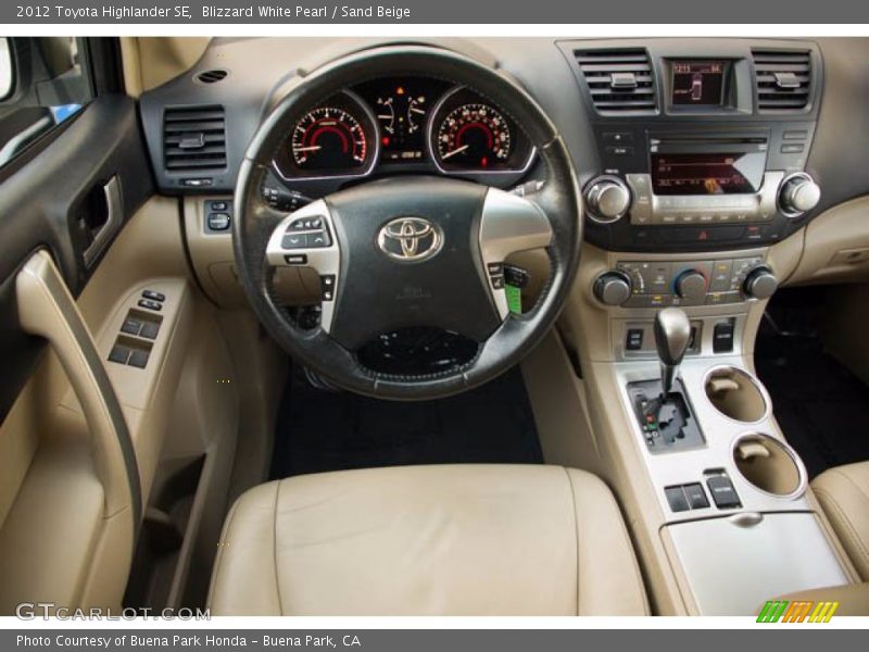 Blizzard White Pearl / Sand Beige 2012 Toyota Highlander SE