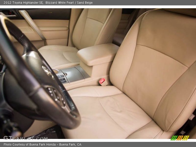 Blizzard White Pearl / Sand Beige 2012 Toyota Highlander SE