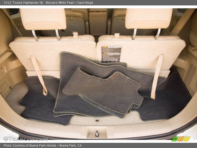 Blizzard White Pearl / Sand Beige 2012 Toyota Highlander SE
