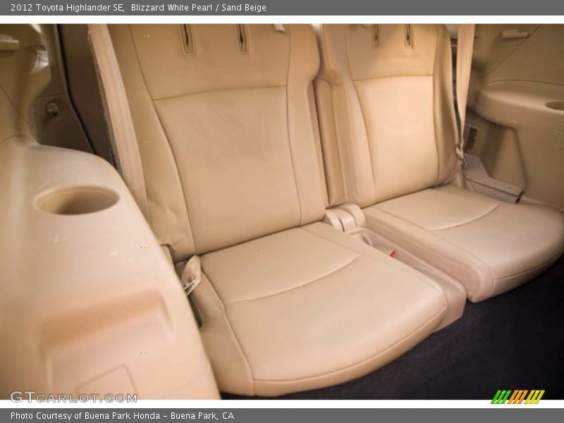 Blizzard White Pearl / Sand Beige 2012 Toyota Highlander SE
