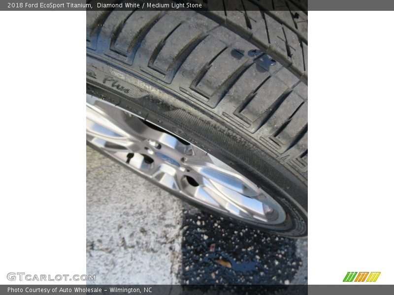 Diamond White / Medium Light Stone 2018 Ford EcoSport Titanium