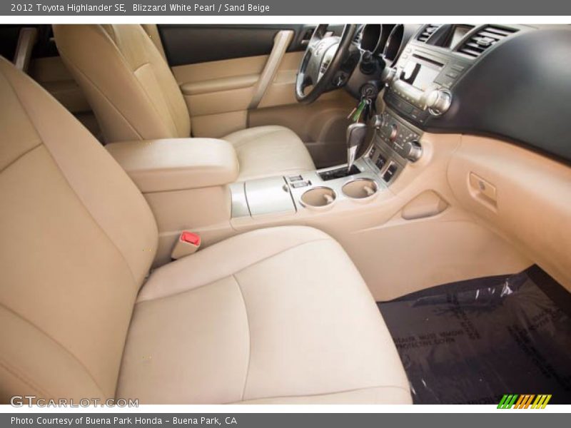 Blizzard White Pearl / Sand Beige 2012 Toyota Highlander SE