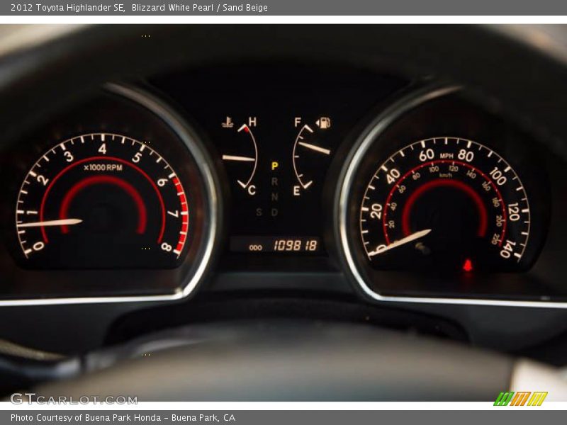 Blizzard White Pearl / Sand Beige 2012 Toyota Highlander SE