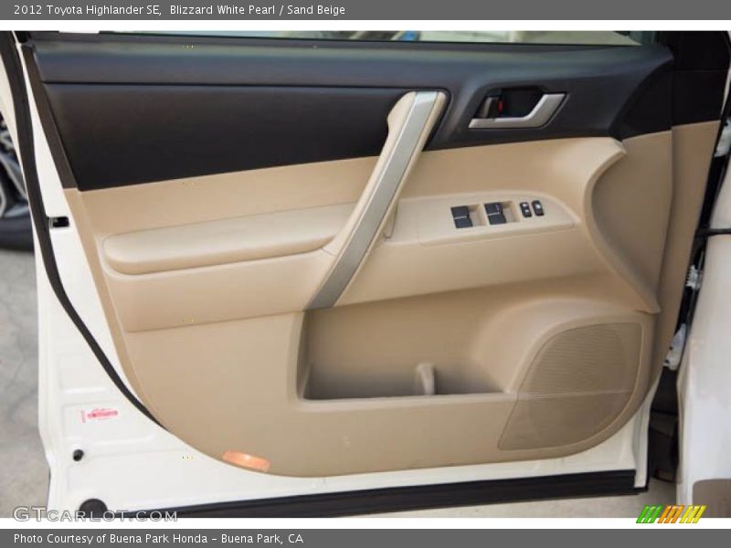 Blizzard White Pearl / Sand Beige 2012 Toyota Highlander SE