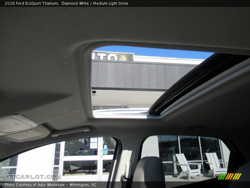 Diamond White / Medium Light Stone 2018 Ford EcoSport Titanium