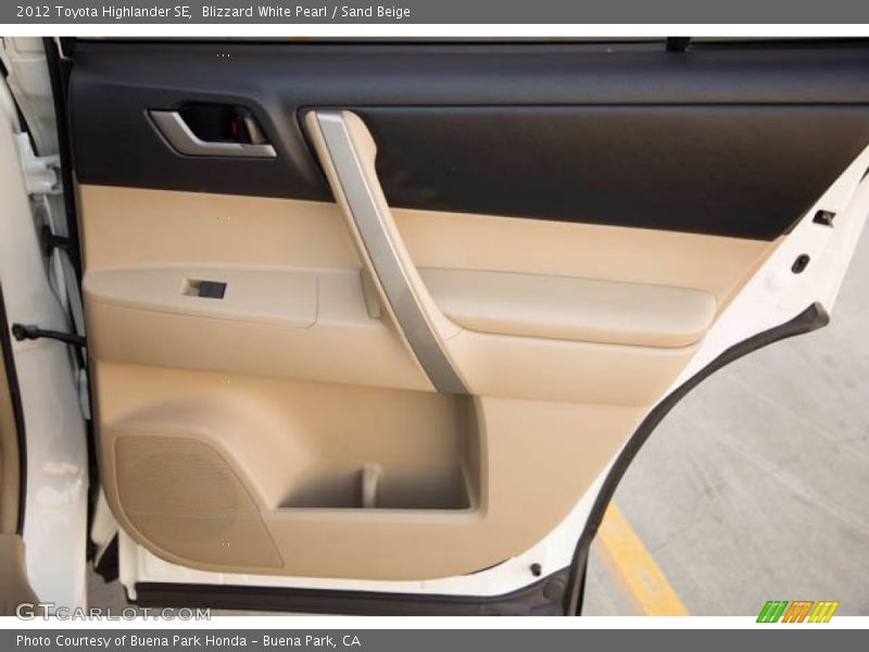 Blizzard White Pearl / Sand Beige 2012 Toyota Highlander SE