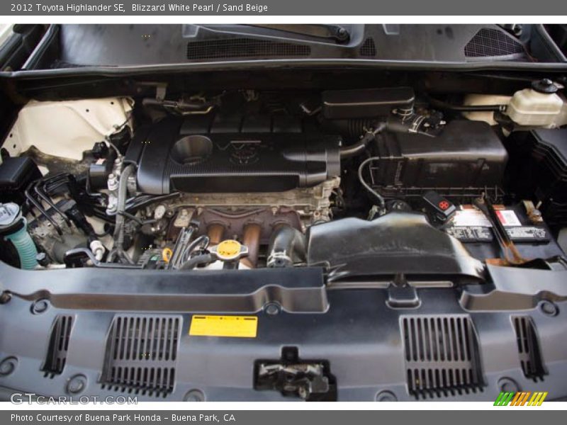 Blizzard White Pearl / Sand Beige 2012 Toyota Highlander SE