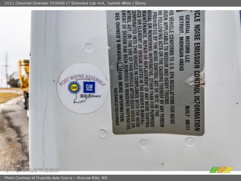 Summit White / Ebony 2011 Chevrolet Silverado 3500HD LT Extended Cab 4x4