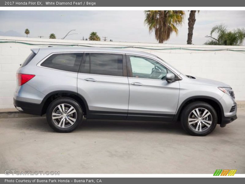 White Diamond Pearl / Beige 2017 Honda Pilot EX