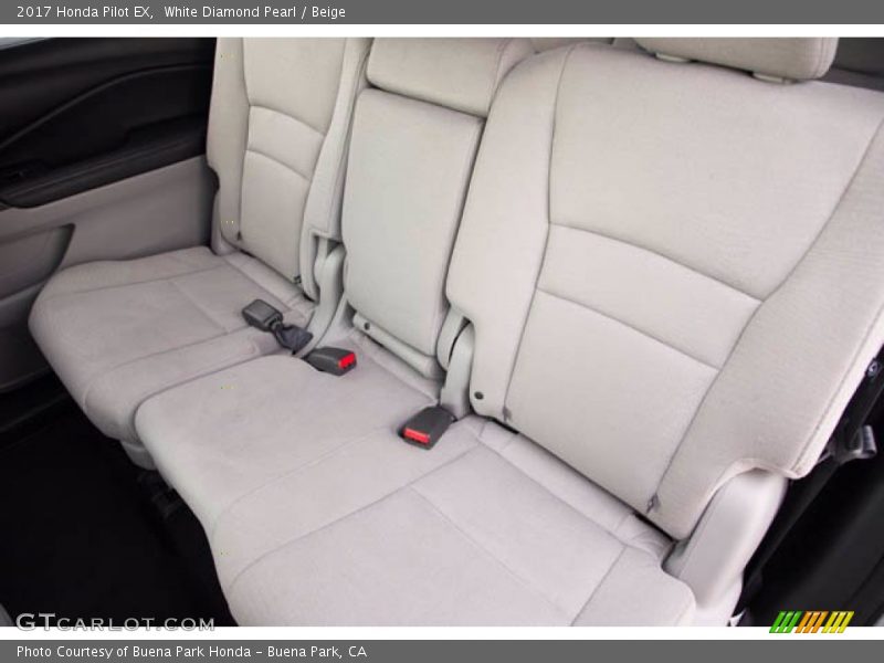 White Diamond Pearl / Beige 2017 Honda Pilot EX