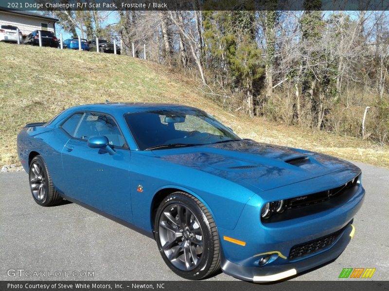 Front 3/4 View of 2021 Challenger R/T Scat Pack