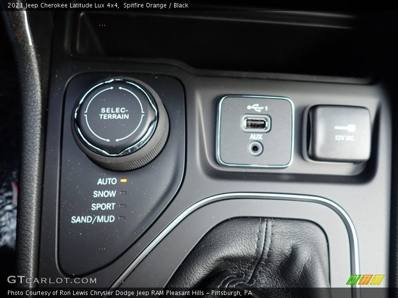 Spitfire Orange / Black 2021 Jeep Cherokee Latitude Lux 4x4