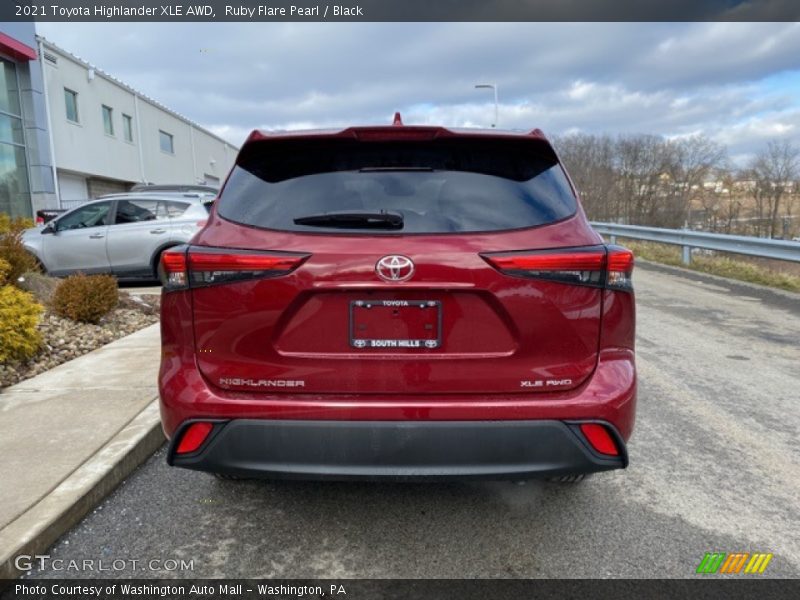 Ruby Flare Pearl / Black 2021 Toyota Highlander XLE AWD