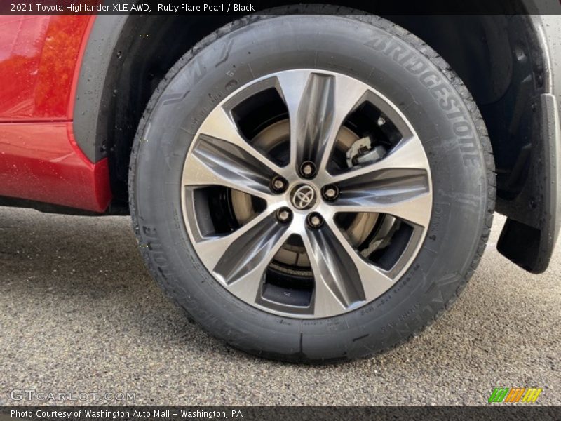 Ruby Flare Pearl / Black 2021 Toyota Highlander XLE AWD