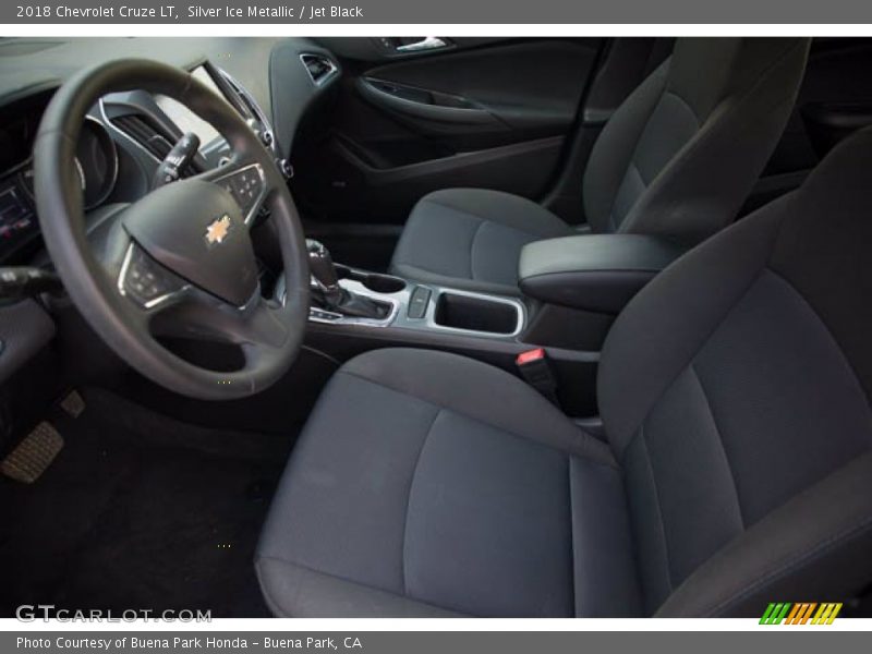 Silver Ice Metallic / Jet Black 2018 Chevrolet Cruze LT
