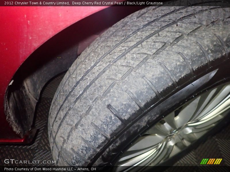 Deep Cherry Red Crystal Pearl / Black/Light Graystone 2012 Chrysler Town & Country Limited