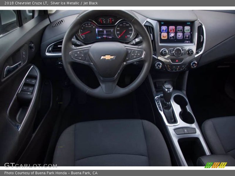 Silver Ice Metallic / Jet Black 2018 Chevrolet Cruze LT