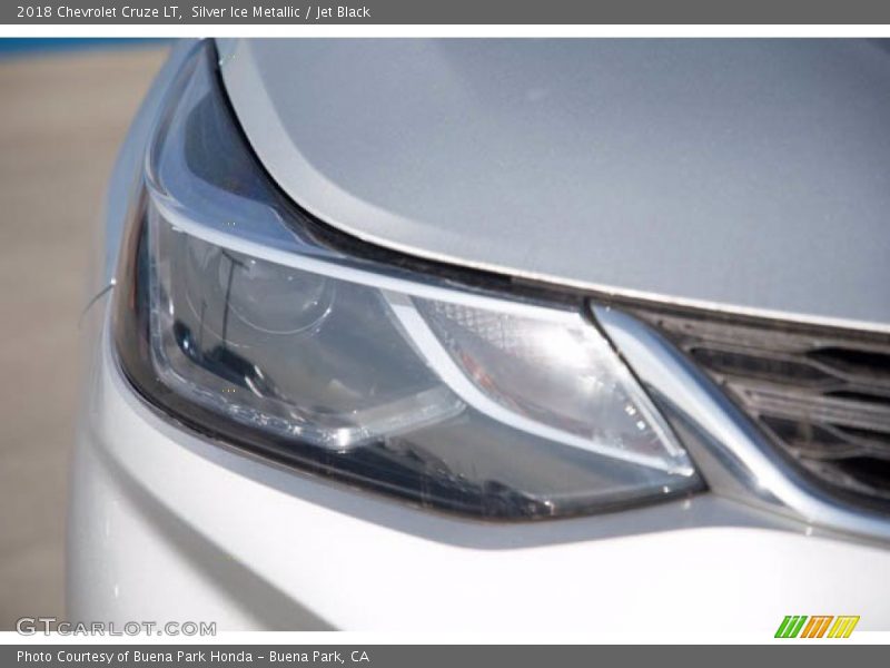 Silver Ice Metallic / Jet Black 2018 Chevrolet Cruze LT