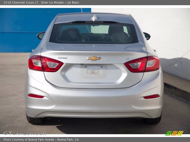 Silver Ice Metallic / Jet Black 2018 Chevrolet Cruze LT