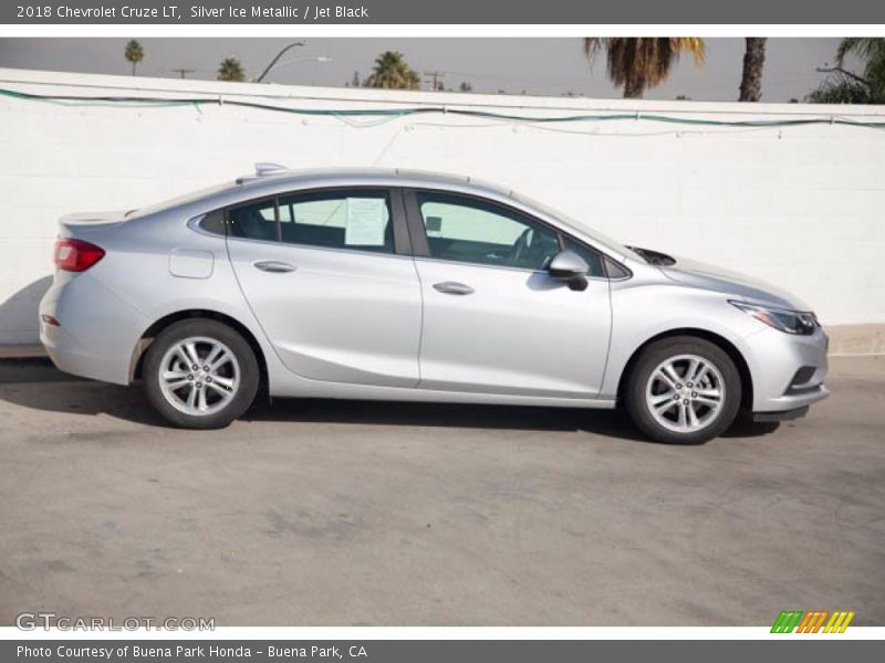 Silver Ice Metallic / Jet Black 2018 Chevrolet Cruze LT