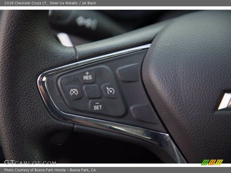 Silver Ice Metallic / Jet Black 2018 Chevrolet Cruze LT
