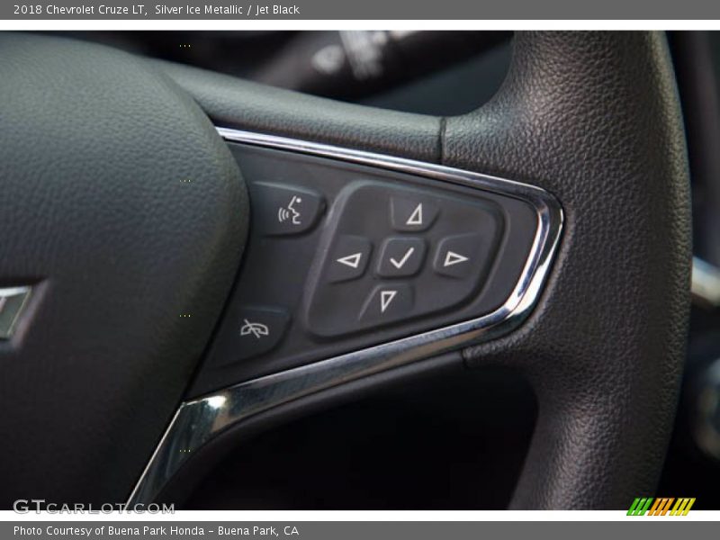 Silver Ice Metallic / Jet Black 2018 Chevrolet Cruze LT