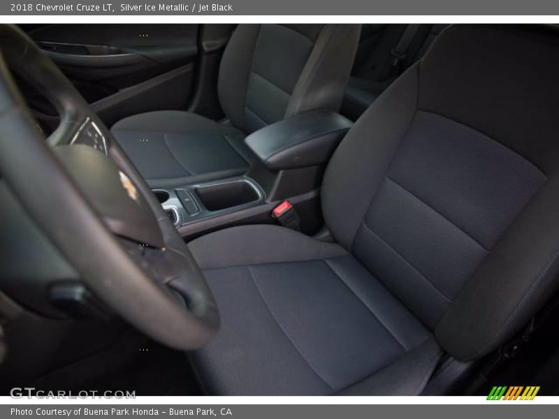 Silver Ice Metallic / Jet Black 2018 Chevrolet Cruze LT
