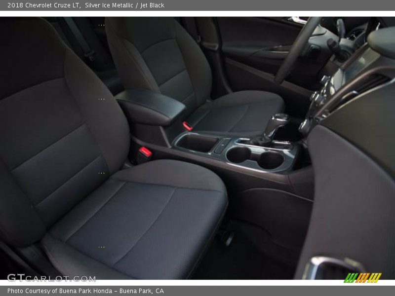 Silver Ice Metallic / Jet Black 2018 Chevrolet Cruze LT