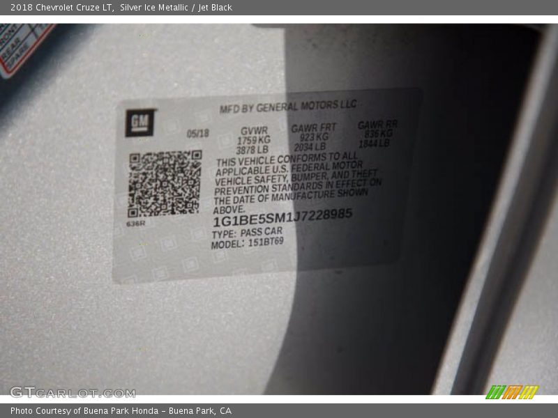 Silver Ice Metallic / Jet Black 2018 Chevrolet Cruze LT