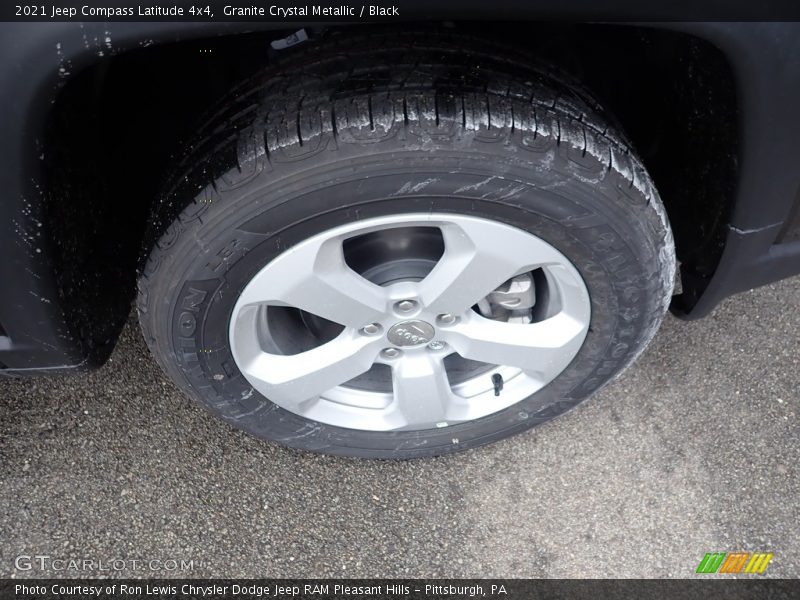 Granite Crystal Metallic / Black 2021 Jeep Compass Latitude 4x4