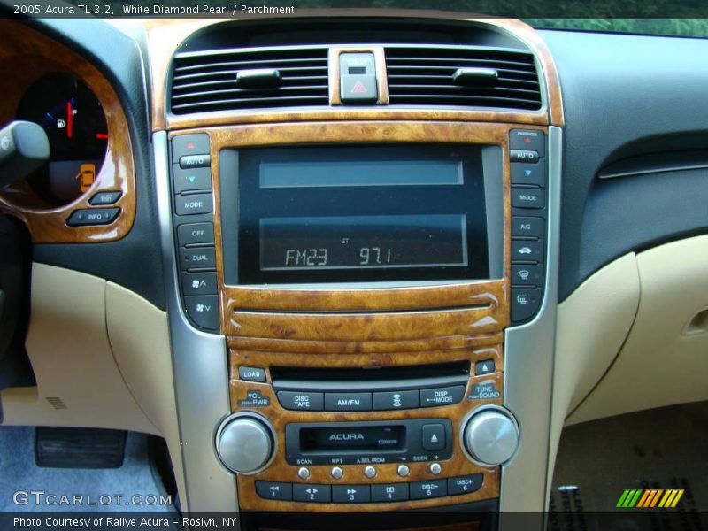 White Diamond Pearl / Parchment 2005 Acura TL 3.2