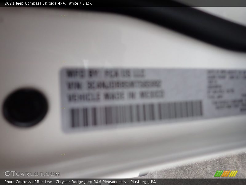 White / Black 2021 Jeep Compass Latitude 4x4