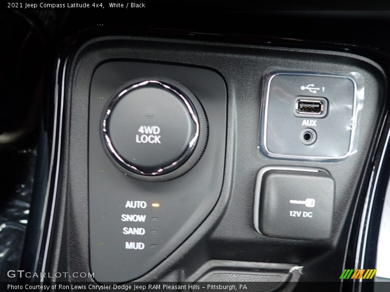 White / Black 2021 Jeep Compass Latitude 4x4