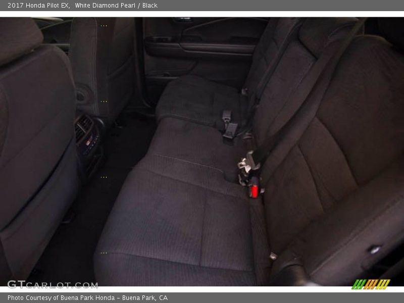 White Diamond Pearl / Black 2017 Honda Pilot EX