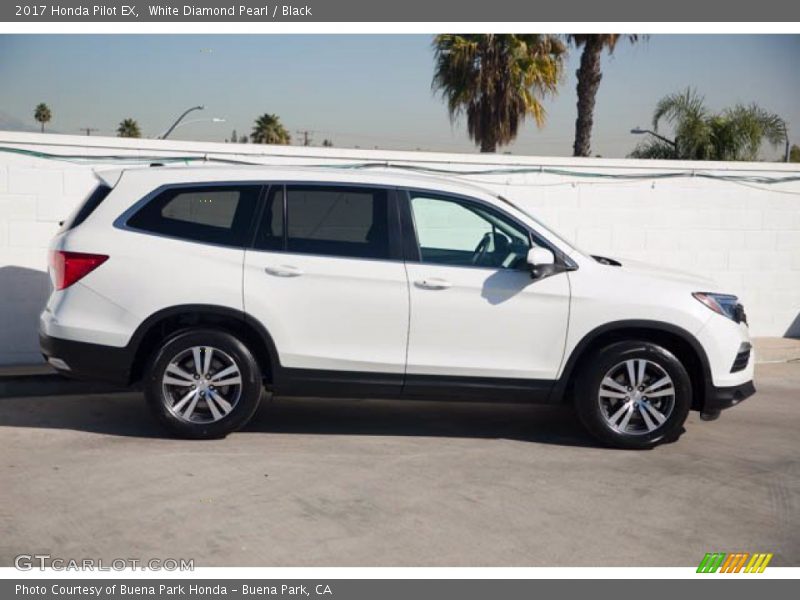 White Diamond Pearl / Black 2017 Honda Pilot EX