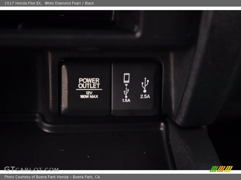 White Diamond Pearl / Black 2017 Honda Pilot EX