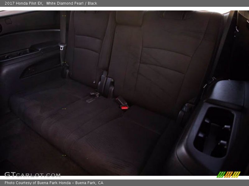 White Diamond Pearl / Black 2017 Honda Pilot EX