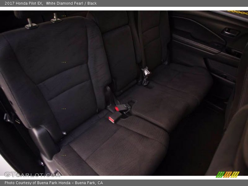 White Diamond Pearl / Black 2017 Honda Pilot EX
