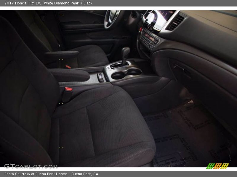 White Diamond Pearl / Black 2017 Honda Pilot EX