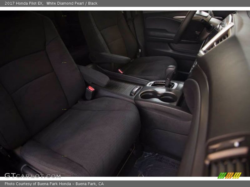 White Diamond Pearl / Black 2017 Honda Pilot EX