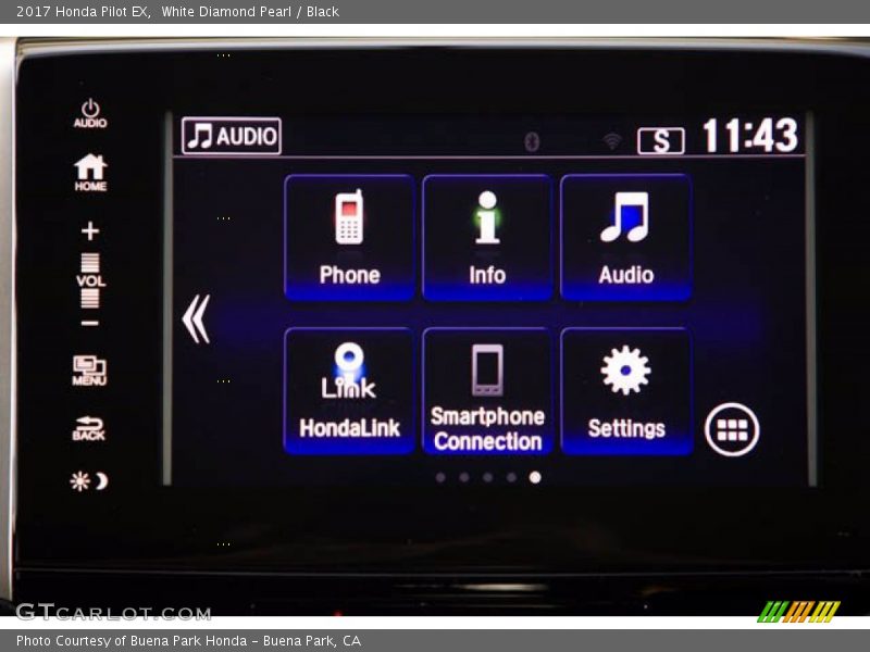 White Diamond Pearl / Black 2017 Honda Pilot EX